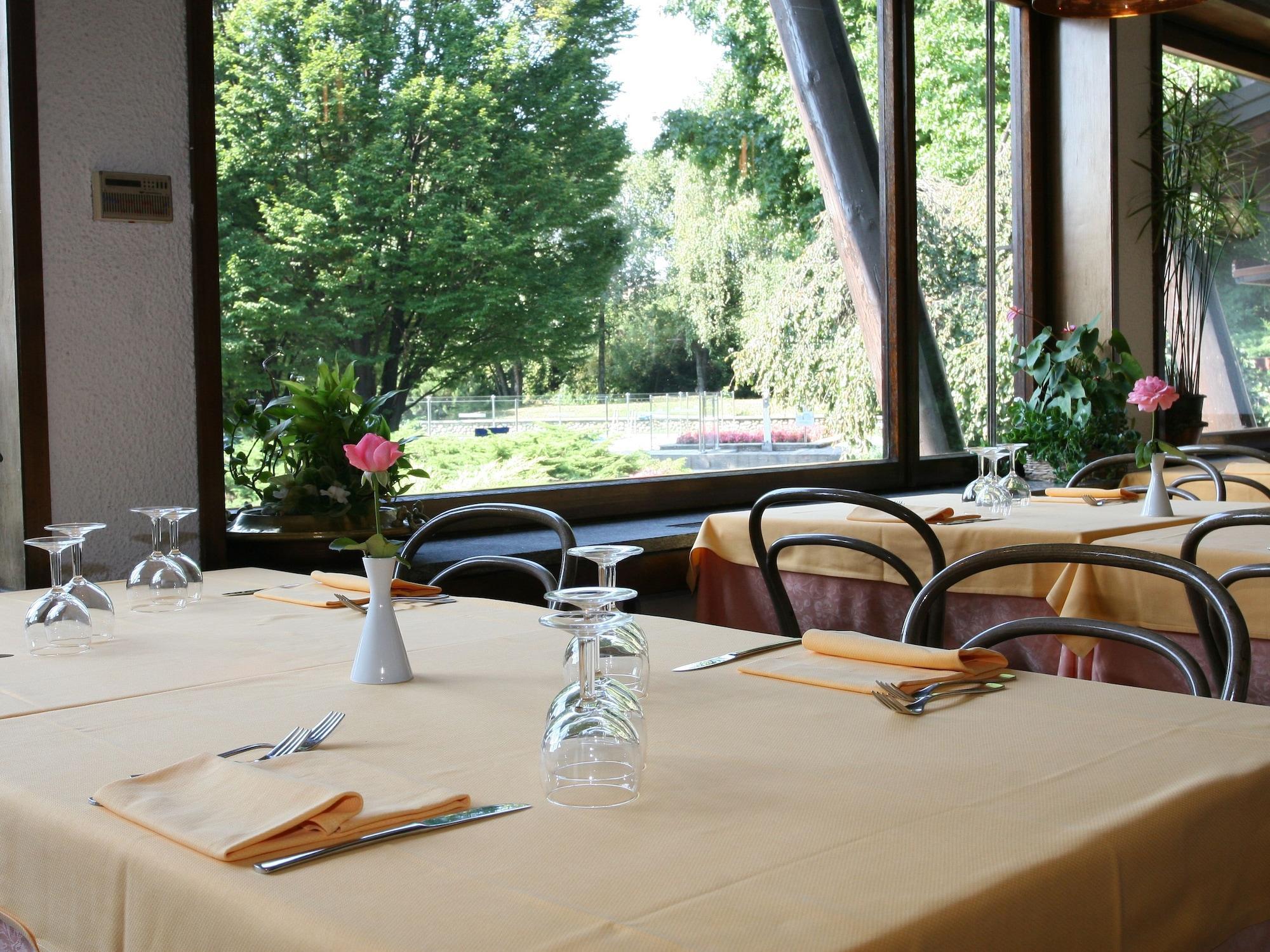 Golf Hotel Lainate Exterior foto