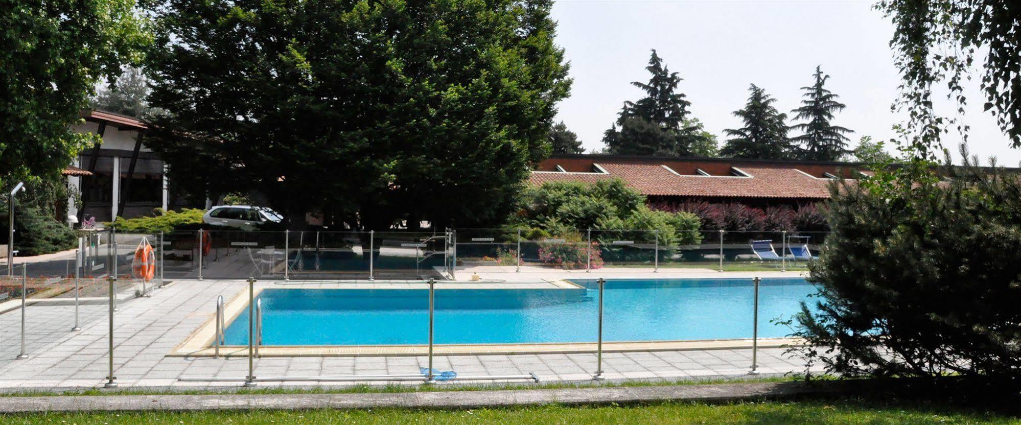 Golf Hotel Lainate Exterior foto